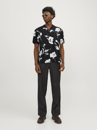 Ανδρικό πουκάμισο κοντομάνικο Relaxed Fit 50% Cotton, 50% Viscose JPRBLAPALMA RESORT SHIRT S/S SN JACK & JONES 12252948 Black Onyx S 24