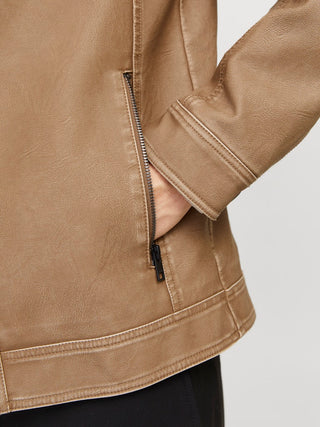 Ανδρικό μπουφάν JJEWARNER WASHED PU JACKET JACK&JONES 12273244 SAFARI NOOS SS26