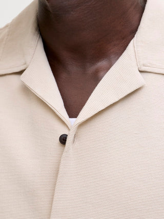 Ανδρικό πουκάμισο κοντομάνικο JJGLOBAL WAFFLE RESORT SHIRT SS JACK&JONES 12295551 MOONBEAM SS26