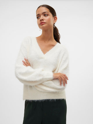 Γυναικεία πλεκτή μπλούζα VMPOILU LS V-NECK PULLOVER FR VERO MODA 10316272 Snow White W24/25