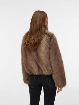 Γυναικεία γούνα VMSASCHA SHORT JACKET VERO MODA 10350811 SILVER MINK W26/27