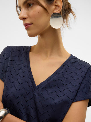 Γυναικεία μπλούζα κοντομάνικη VMTHAS SS V-NECK TOP JRS GA VO Vero Moda 10328120 Navy Blazer SS25