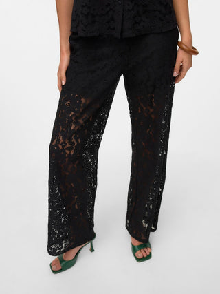 Γυναικεία παντελόνα VMHONEY LACE NW LOOSE PANTS WVN GA VERO MODA 10330061 BLACK SS26
