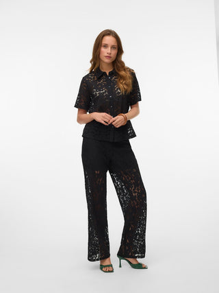 Γυναικεία παντελόνα VMHONEY LACE NW LOOSE PANTS WVN GA VERO MODA 10330061 BLACK SS26