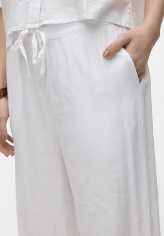 Γυναικεία παντελόνα VMLINN HW PANTS WVN VERO MODA 10305091 SNOW WHITE NOOS SS26
