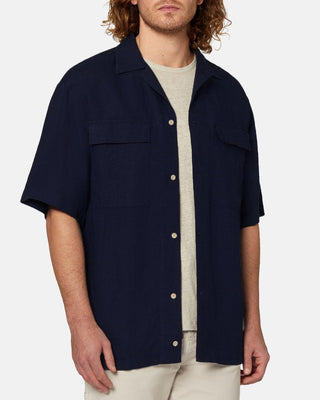 Ανδρικό πουκάμισο κοντομάνικο Wide Fit 43% Cotton, 30% Recycled Cotton, 27% Linen JORSUMMER LINEN BLEND RESORT SHIRT SS JACK & JONES 12251071 Navy Blazer S 24